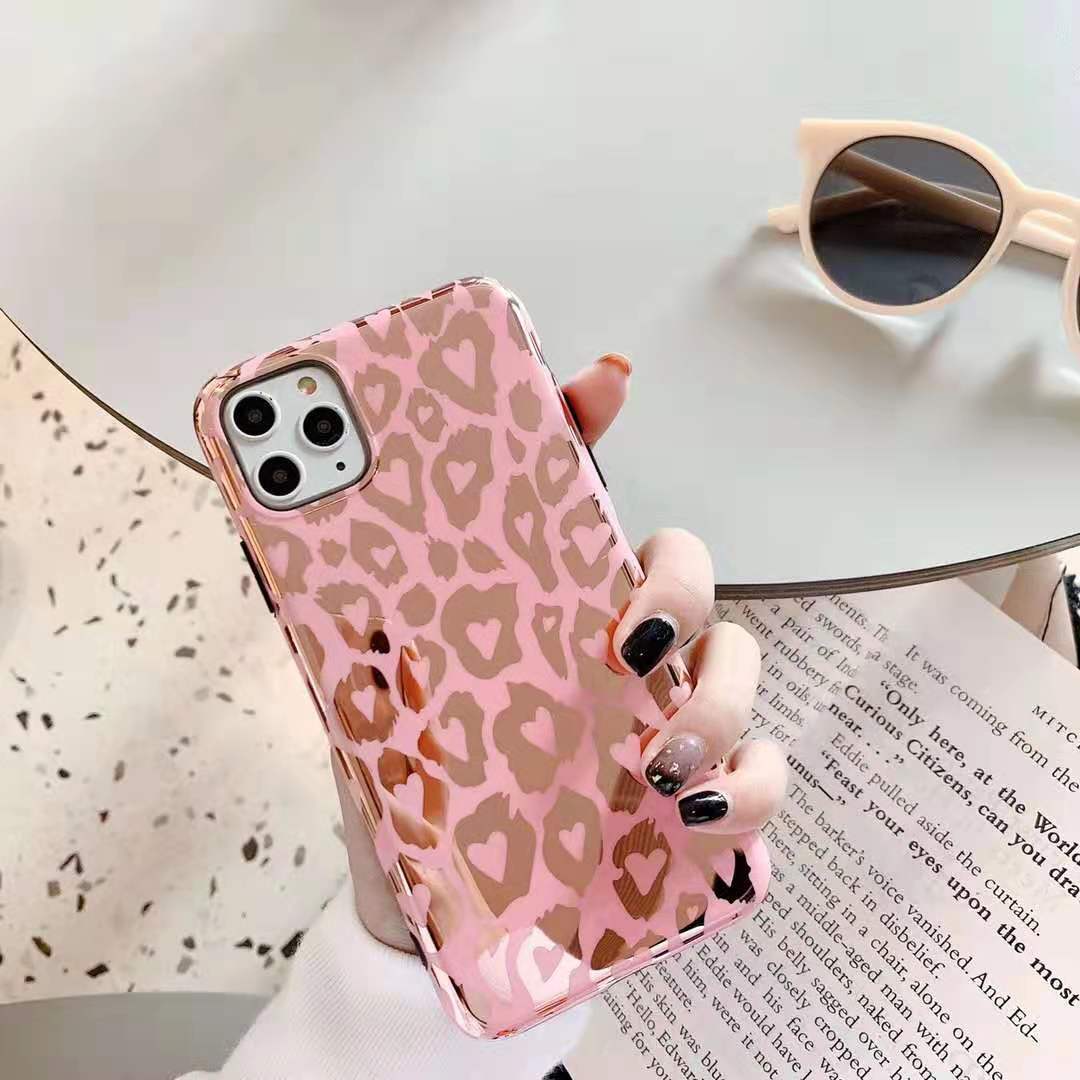 Pink electroplating leopard print phone case