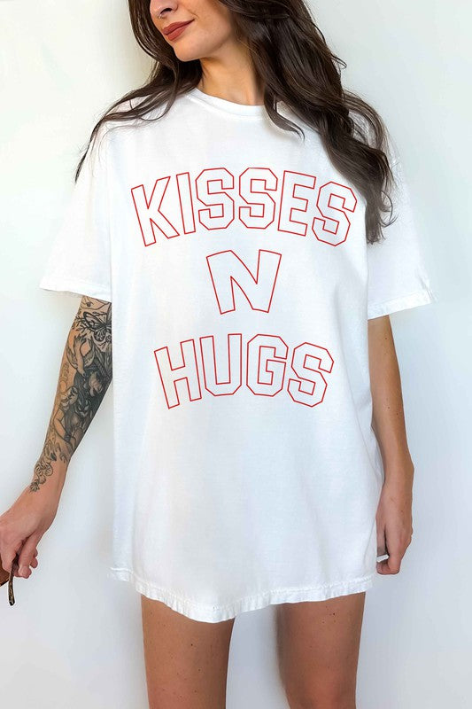 Kisses And Hugs Valentines Oversized Graphic Tee - Minihomy