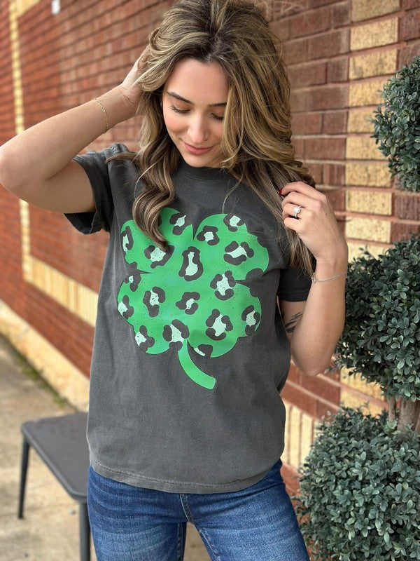 Leopard Clover Tee - Minihomy