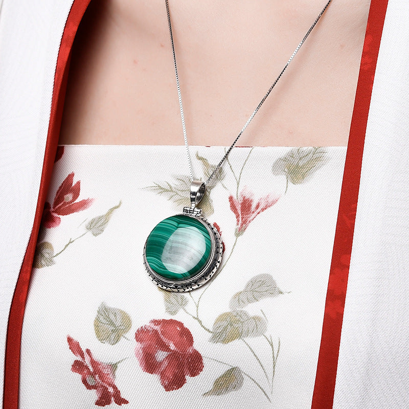 S925 Silver Round Malachite Pendant: Elegant Retro Style