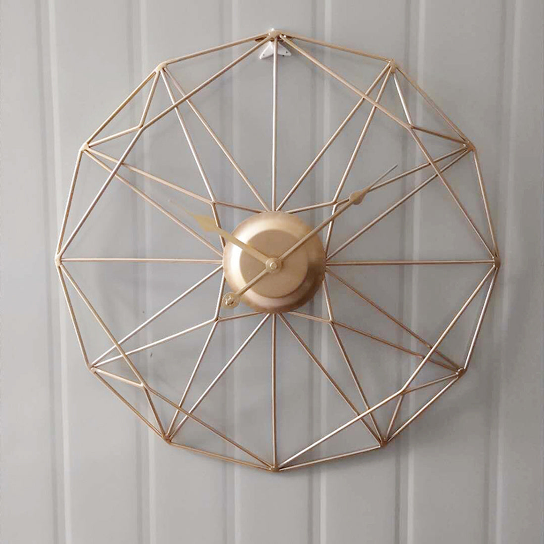 Simple home wall clock
