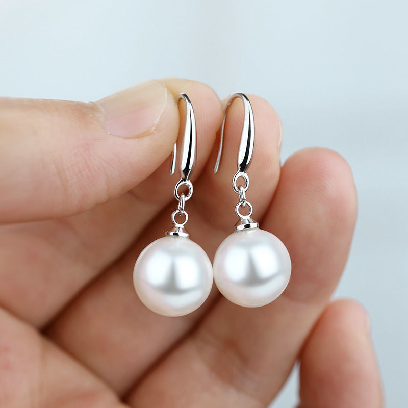 Fashion Women's Simple And Elegant Earrings: Elevate Your Style with Effortless Glamour