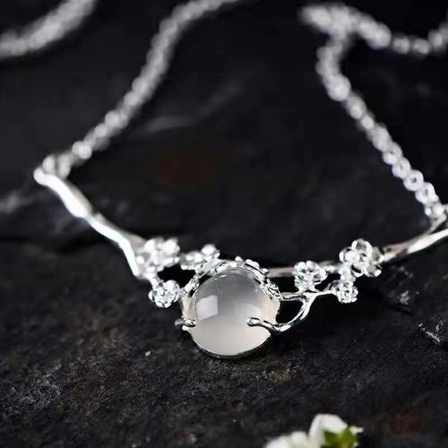 Plated 925 Inlaid  Moonlight White Chalcedony Moon Shadow Cold Plum Necklace