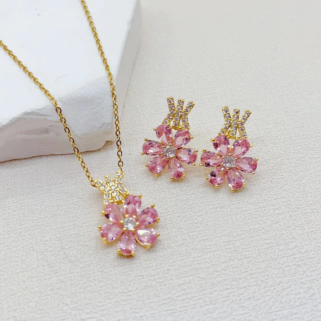 Glamorous Copper Plated Gold Hand Inlaid Pink Water Drop Flower Fashion Necklace and Earrings Set