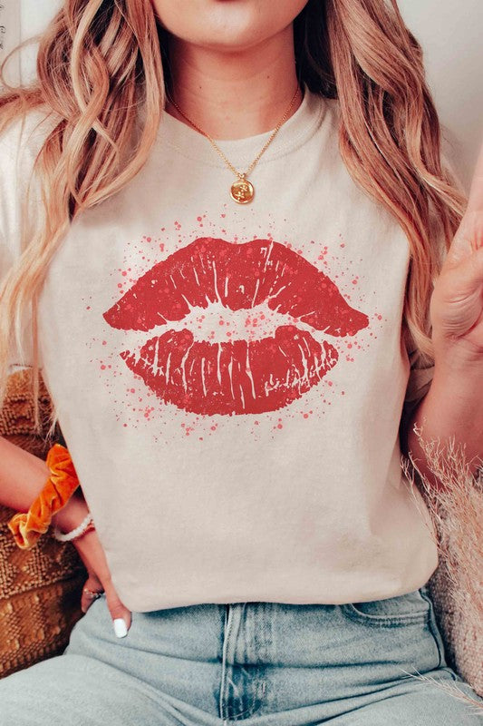 Plus Size - Valentine Kiss Graphic T-Shirt