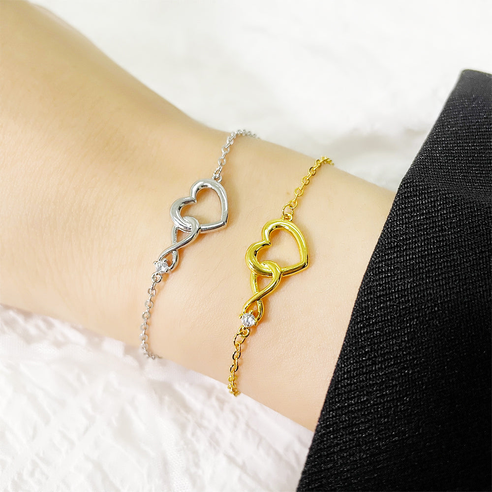 Heart-Shaped Bracelet - Fashion Jewelry for a Versatile and Elegant Look
