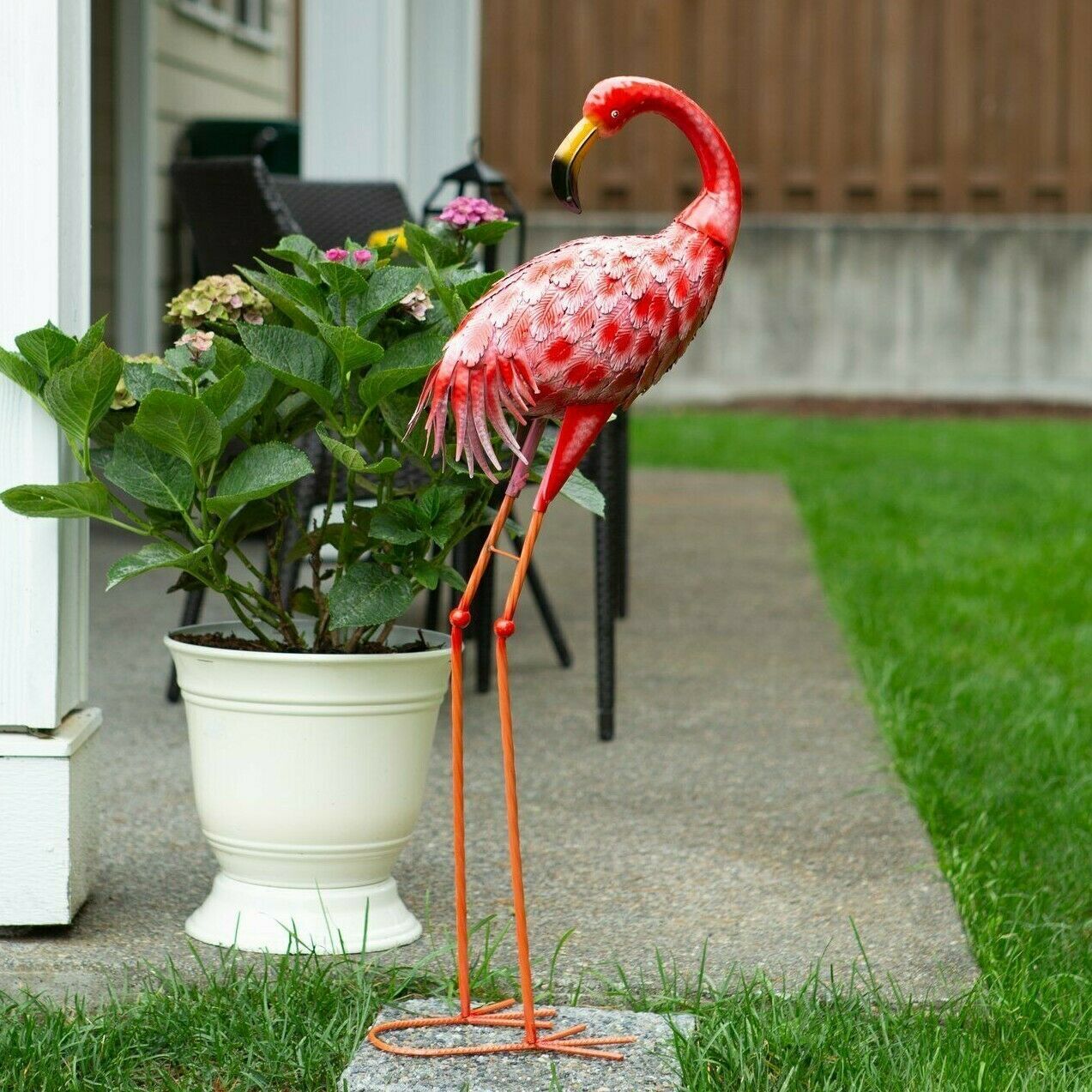 Bright Flamingo Yard Art - Looking Back - Minihomy