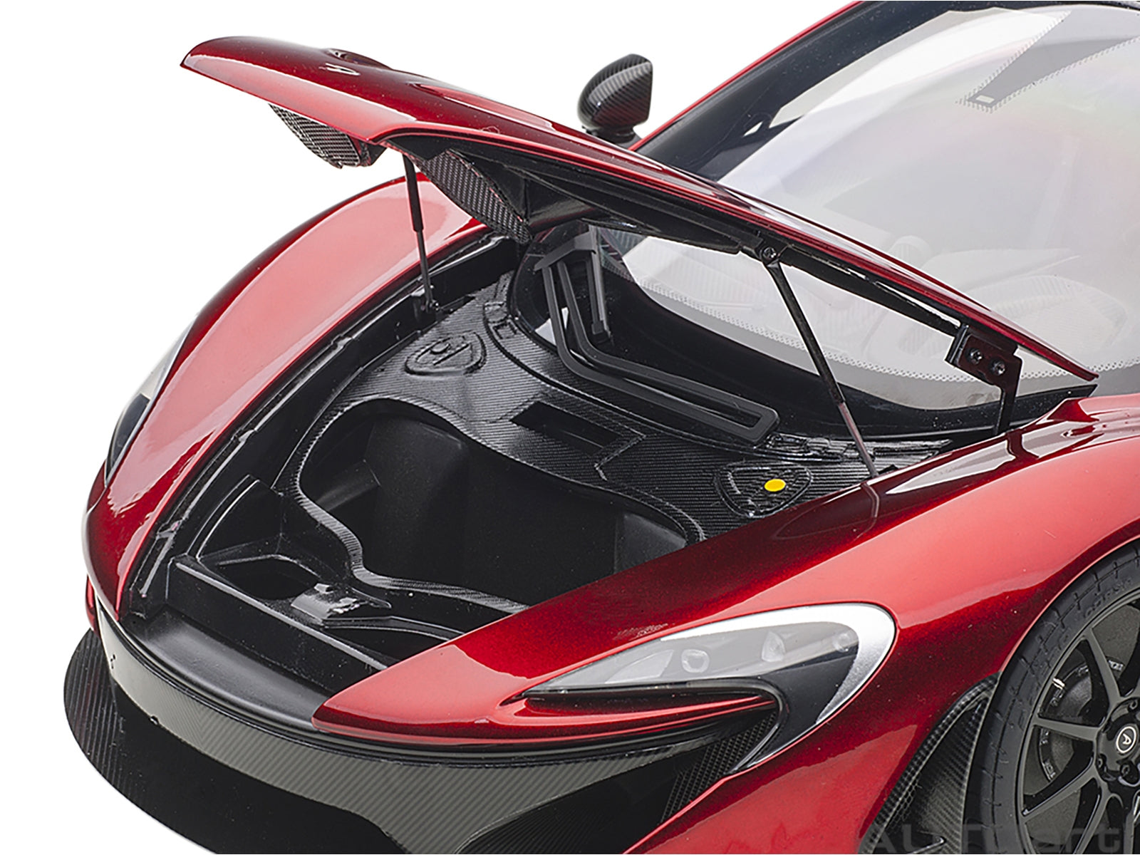 Mclaren P1 Volcano Red with Carbon Top 1/12 Model Car by Autoart - Minihomy