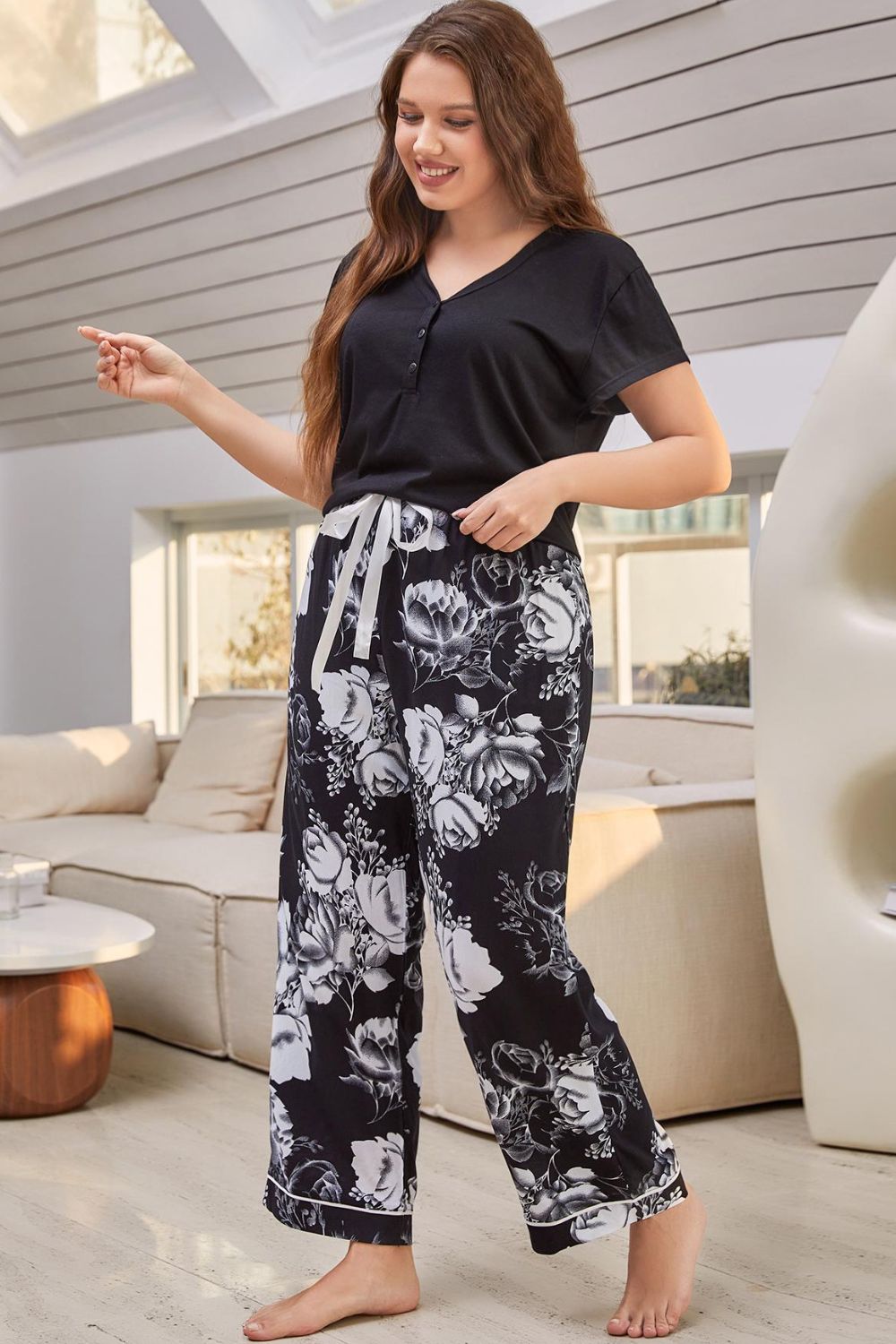 Full Size V-Neck Top and Floral Pants Lounge Set - Minihomy