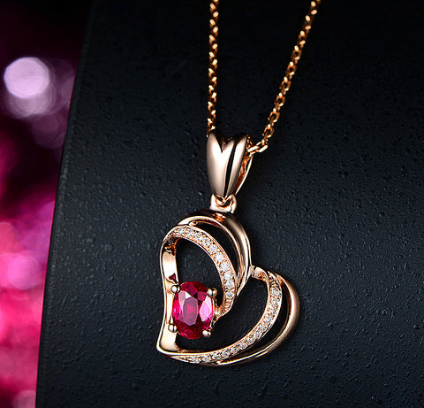 Jin Jiahua Elegant Heart-shaped Ruby Pendant Hollow Love Heart Full of Diamonds Three-dimensional Peach Heart Red Diamond Pendant Clavicle Chain