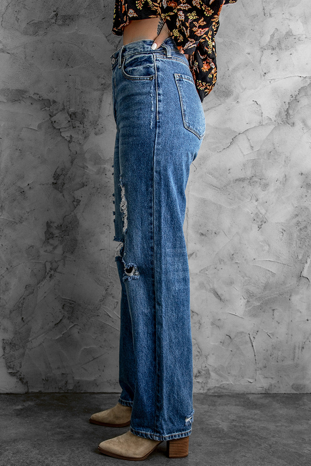 Distressed High Waist Jeans with Pockets