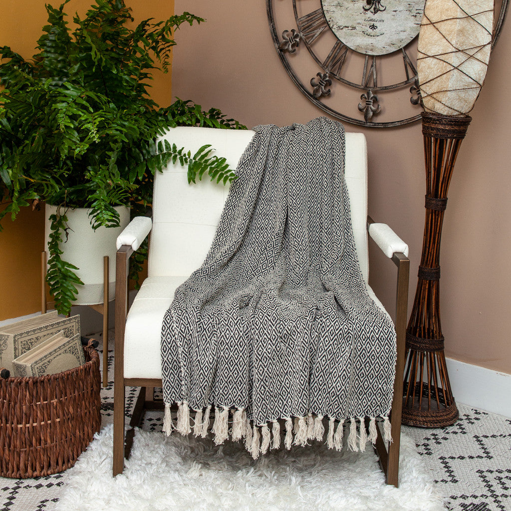 Boho Black and Beige Woven Diamond Pattern Throw with Tassels - Minihomy