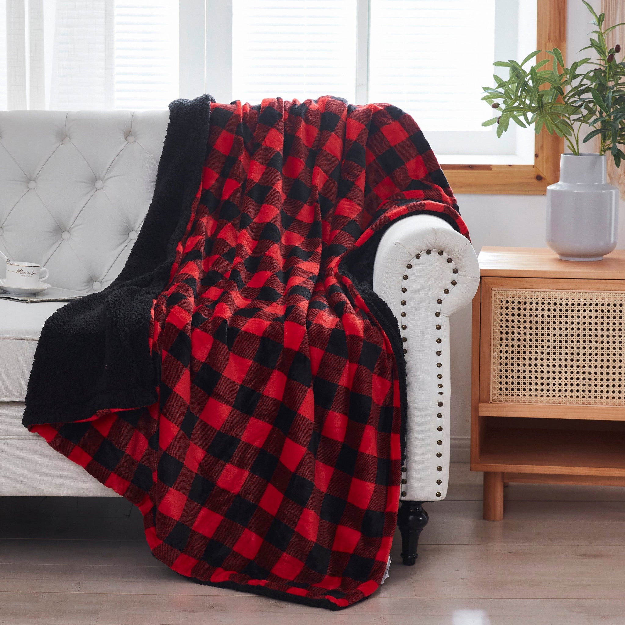 Buffalo Red Black Reversible Velvet and Sherpa Throw Blanket - Minihomy