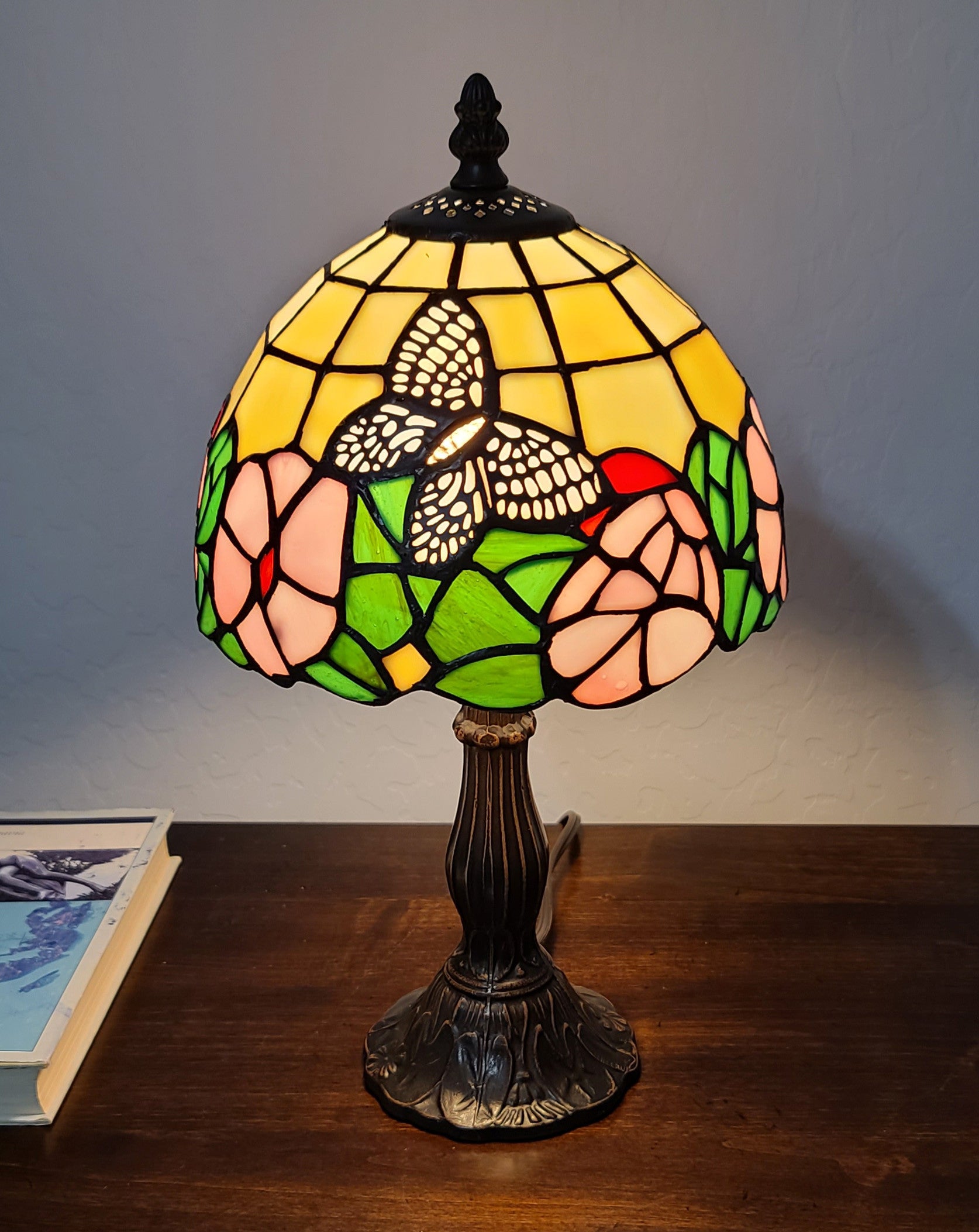 15" Tiffany Style Floral Butterfly Table Lamp - Minihomy