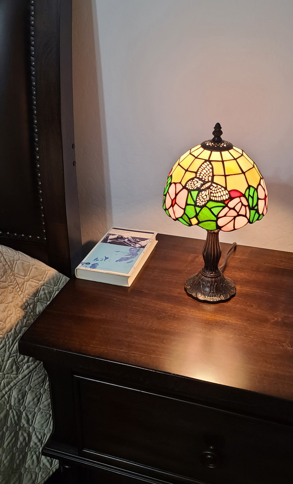 15" Tiffany Style Floral Butterfly Table Lamp - Minihomy