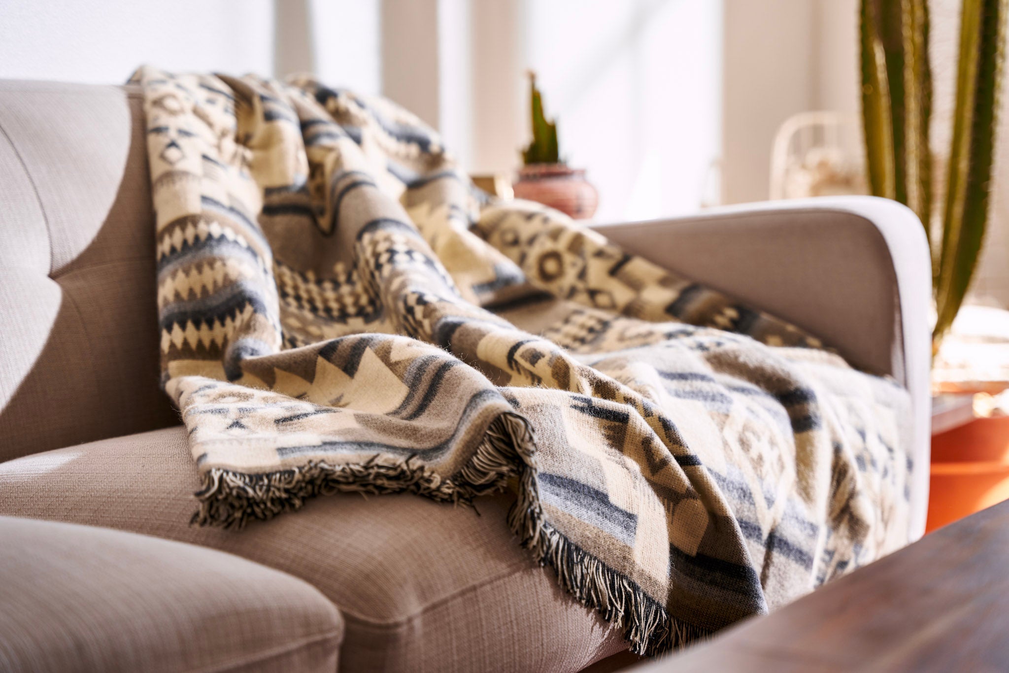 Gray Woven Acrylic Reversable Throw - Minihomy