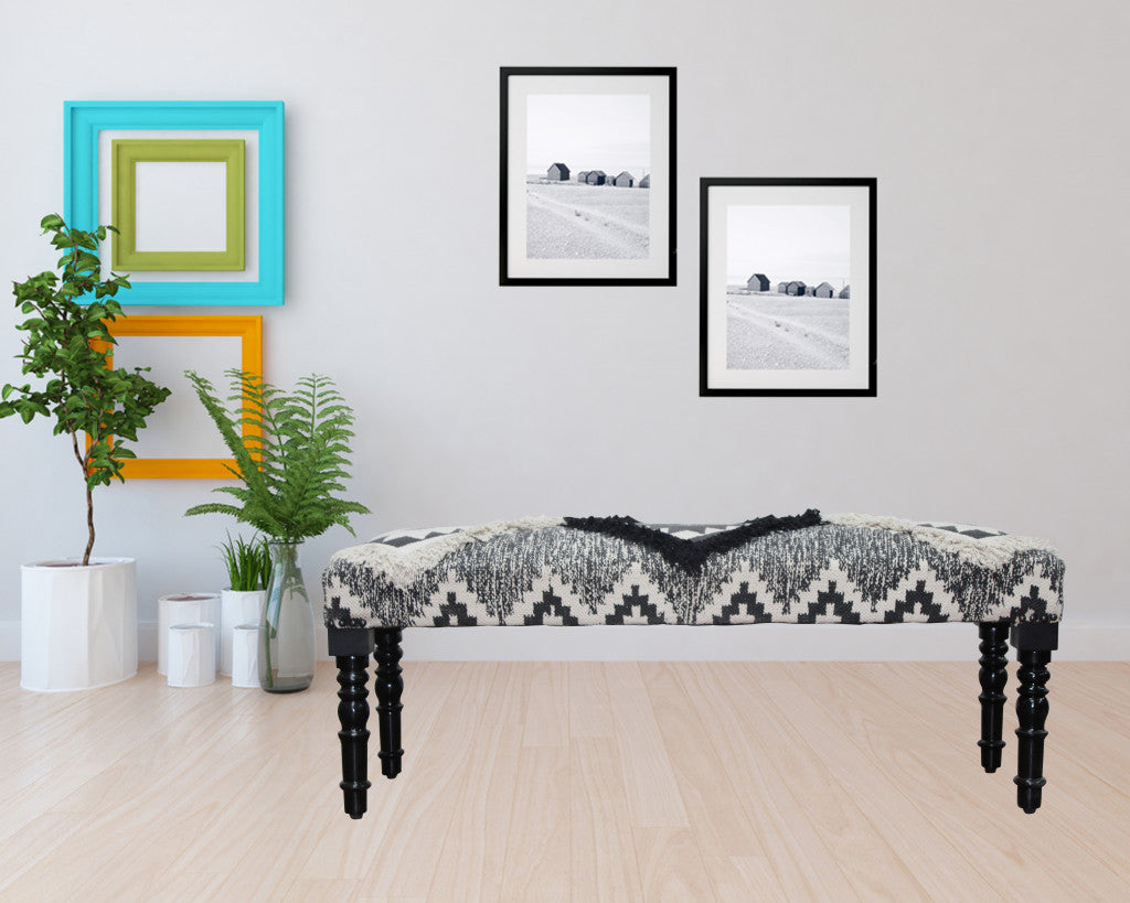 47" Black And White Black Leg Southwest Upholstered Bench - Minihomy