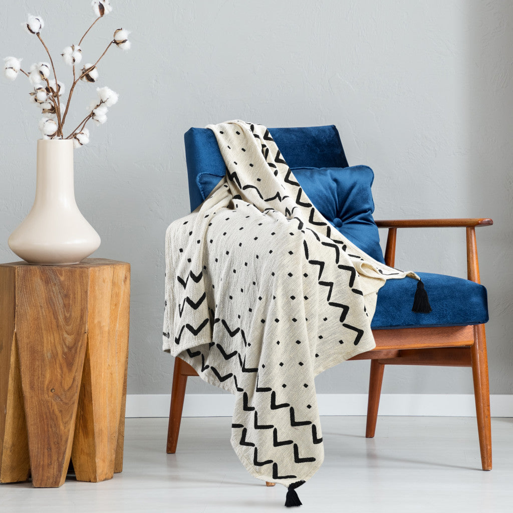 Black and White Woven Cotton Chevron Throw Blanket - Minihomy