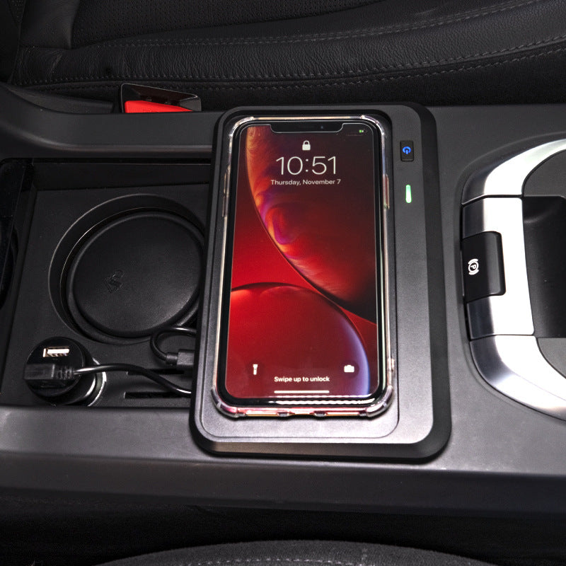 Land Rover Discovery God Line Is Suitable For Car Wireless Charger, Fast Charging, Free Wireless Charging For Mobile Phones