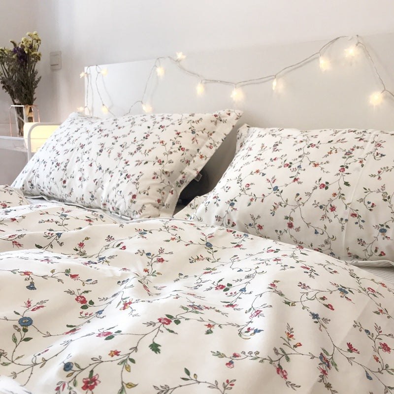 Four-piece set of small floral cotton bed
