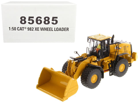 CAT Caterpillar 982 XE Wheel Loader Yellow with Operator 