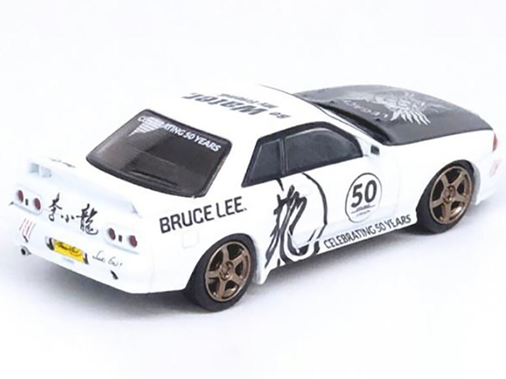 Nissan Skyline GT-R (R32) RHD (Right Hand Drive) White with Black Hood "Bruce Lee Legacy 50 Year Anniversary" 1/64 Diecast Model Car by Inno Models - Minihomy